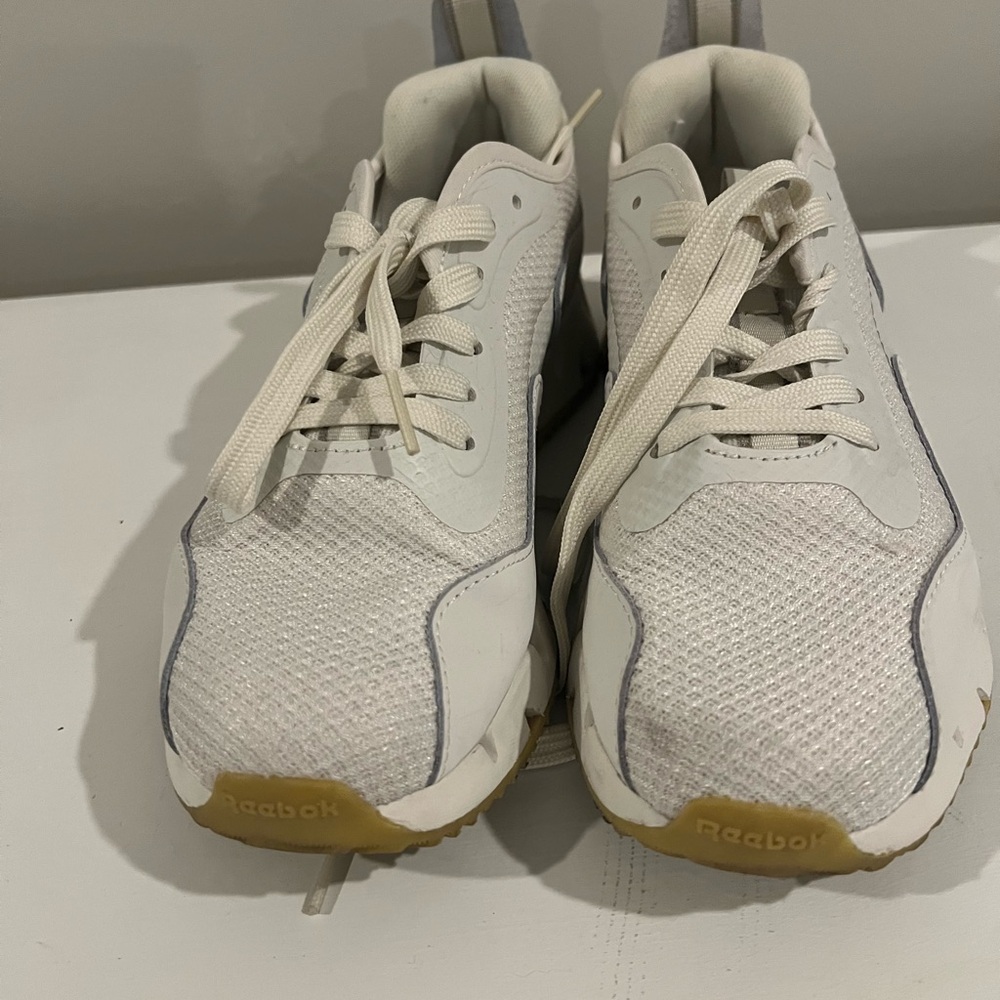 Women’s Reebok Zig Dynamic Running Sneakers - Size 7.5